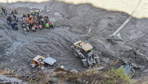 Nastavlja se akcija spašavanja radnika unutar tunela na Himalaji