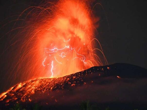 Nastavlja se erupcija vulkana Merapi u Indoneziji