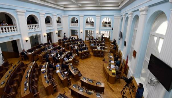 Nastavlja se politička kriza u Crnoj Gori, zbog spornog zakona najavljeni protesti