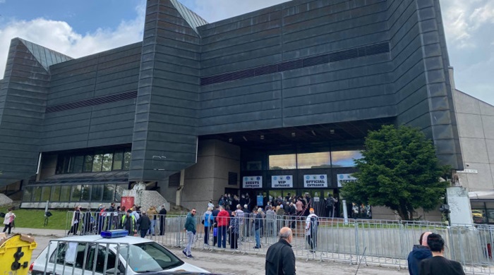 Nastavljena masovna vakcinacija u Zetri, građani od ranog jutra u redovima