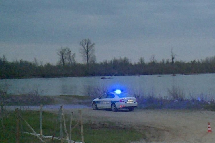 Nastavljena potraga za vozačem i vozilom koje je sletjelo u Drinu