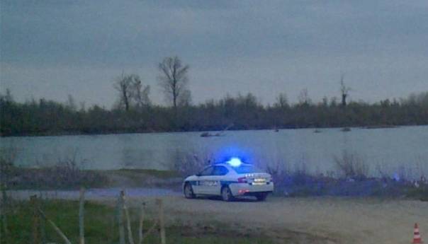 Nastavljena potraga za vozačem i vozilom koje je sletjelo u Drinu