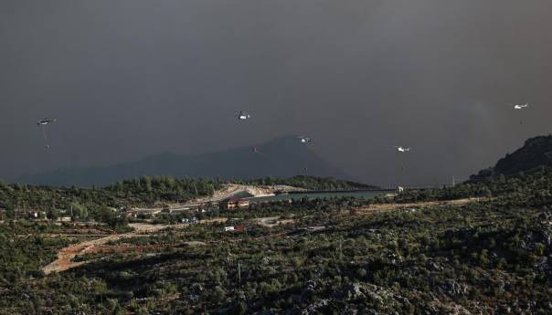 Nastavljeno gašenje požara u nekoliko distrikta u provinciji Mugla