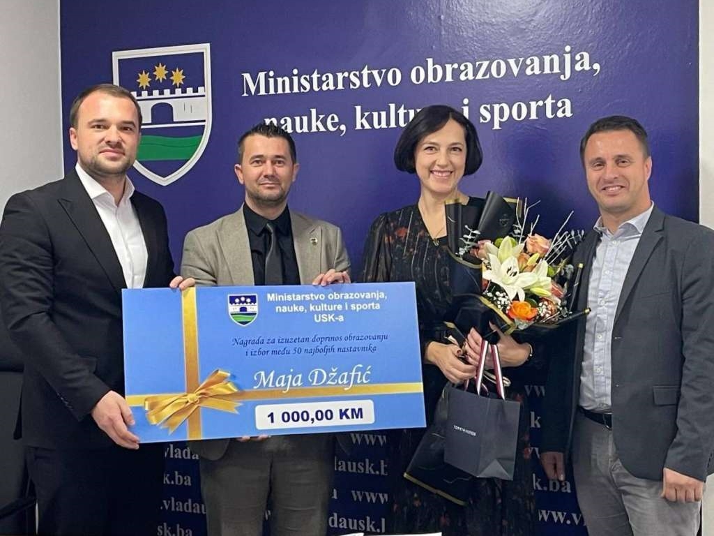 Nastavnica Maja Džafić nagrađena čekom od 1.000 KM