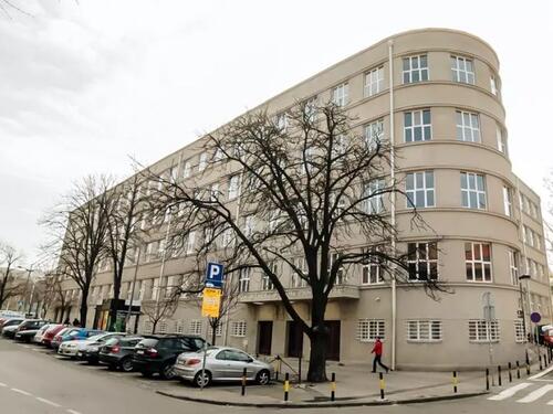 Nastavnica u beogradskoj gimnaziji suspendovana zbog bizarnog razloga