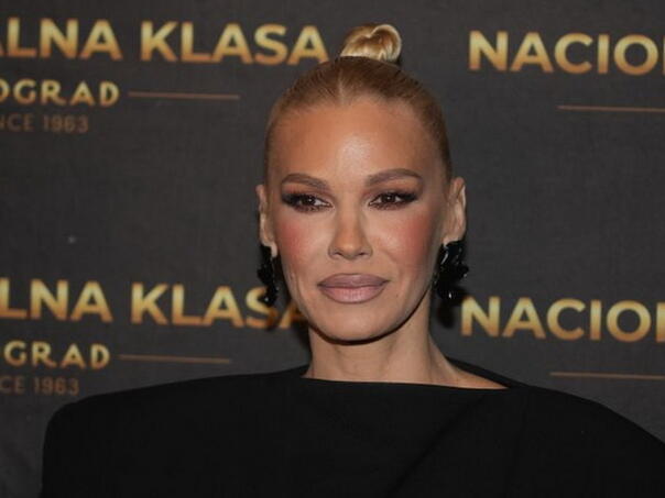 Nataša Bekvalac u vrelom izdanju: Na nastup došla u crnom bodiju koji muti razum