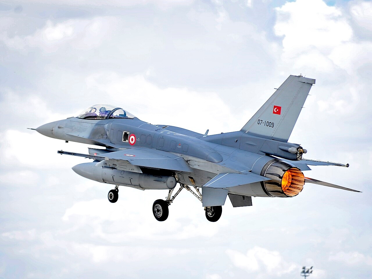 NATO podigao turske F-16 nakon ulaska dronova u zračni prostor Estonije