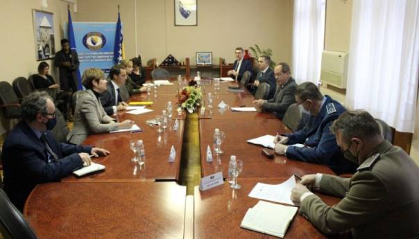 NATO snažno podržava suverenitet i teritorijalni integritet BiH