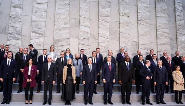 NATO: Ukrajini šaljemo oružje, a Putinu moćnu poruku