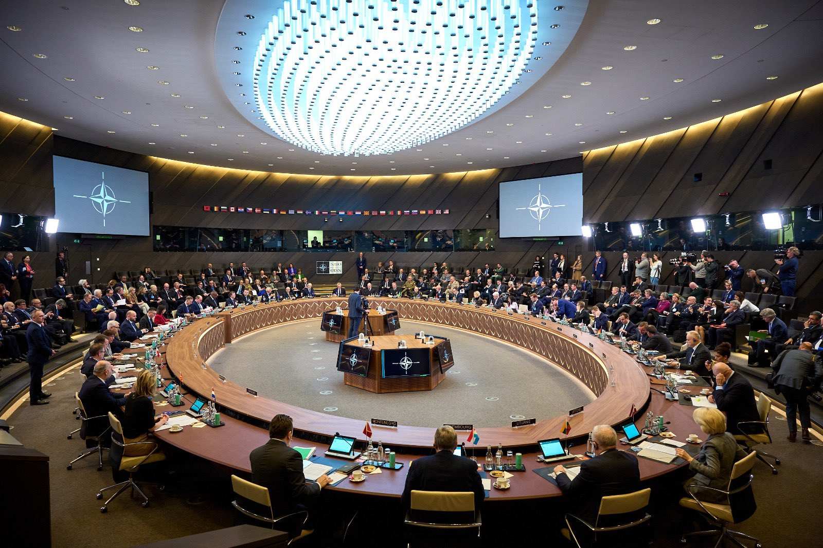 NATO zabrinut zbog napetosti u BiH i na Kosovu
