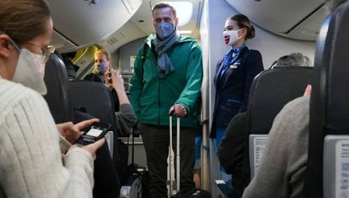 Navaljni poletio iz Njemačke, jake policijske snage na aerodromu u Moskvi