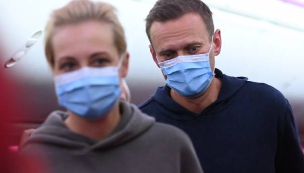 Navaljni sletio u Moskvu, desetak saradnika privedeno