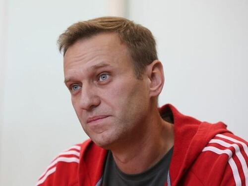Navaljnijevi prijatelji tvrde da su nepoznate osobe osujetile pokušaje održavanja sahrane
