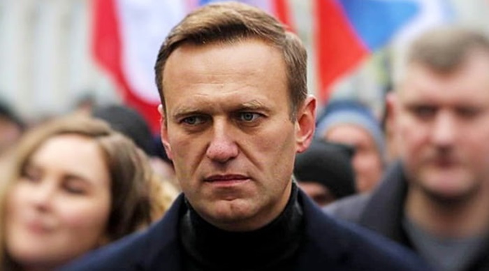 Navalni izveden na ročište u policijskoj stanici u Moskvi