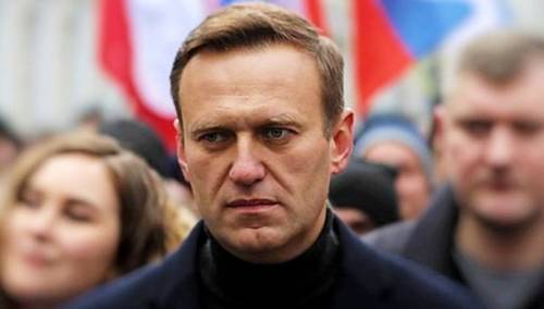 Navalni izveden na ročište u policijskoj stanici u Moskvi