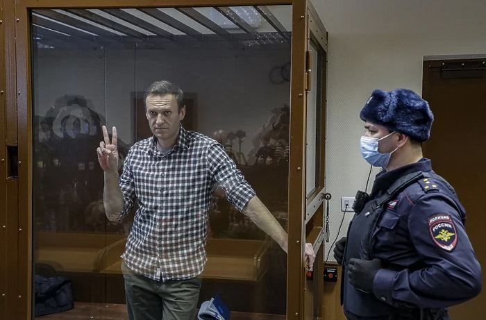 Navalni proglašen krivim, tužioci traže 13 godina zatvora