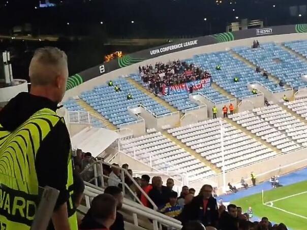 Navijači APOEL-a pokušali da napadnu Lešinare, zaustavila ih policija