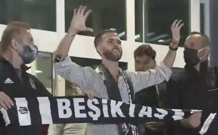 Navijači Bešiktaša priredili spektakularan doček Pjaniću