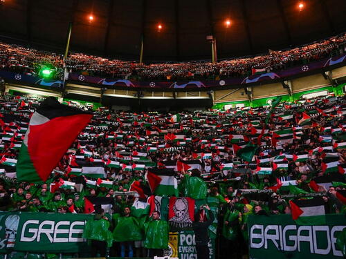 Navijači Celtica obojili stadion zastavama Palestine