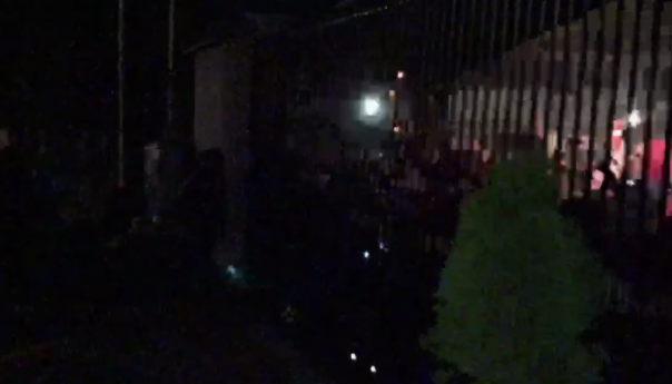 Navijači dočekali ekipu Sarajeva nakon utakmice protiv Celtica