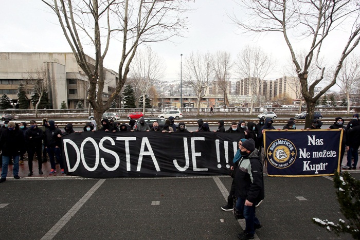 Navijači protestvovali ispred zgrade NSBiH