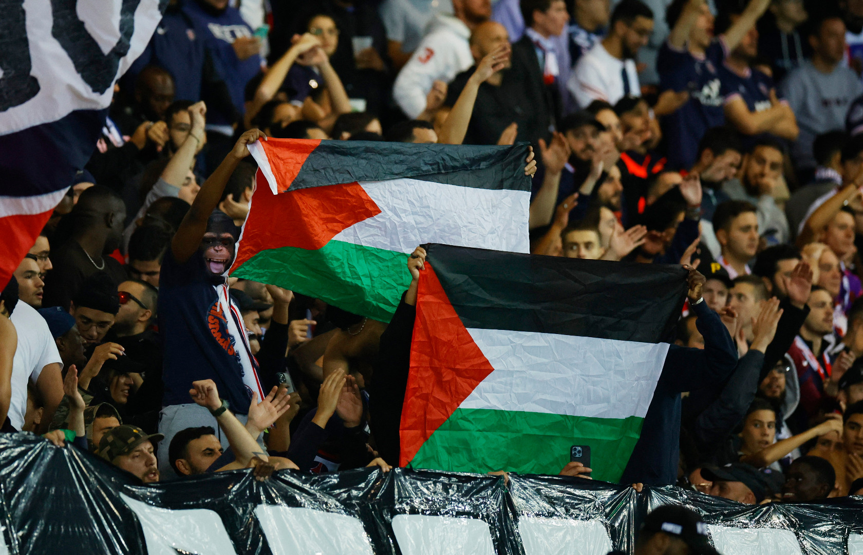 Navijači PSG-a protiv izraleskog tima podržali narod Palestine