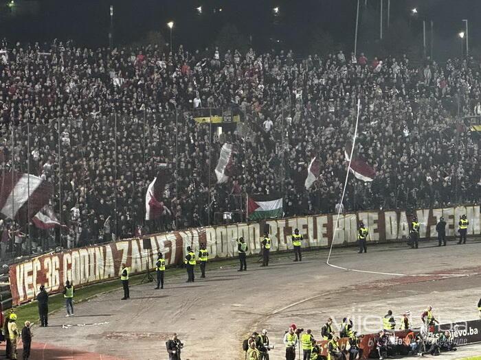 Navijači Sarajeva i Želje pružili podršku Palestini na derbiju