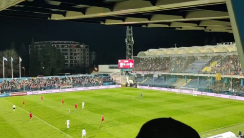 Navijači Srbije skandirali 'Ratko Mladić' i pjevali 'Sprem’te se sprem’te četnici'