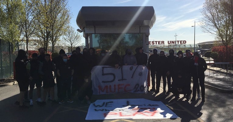 Navijači Uniteda blokirali trening centar: Traže odlazak Glazera