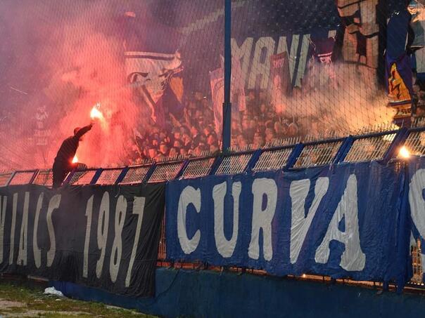 Navijači Željezničara mijenjaju mjesto na tribini protiv Veleža