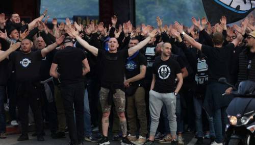 Navijači Željezničara u korteu krenuli prema Koševu