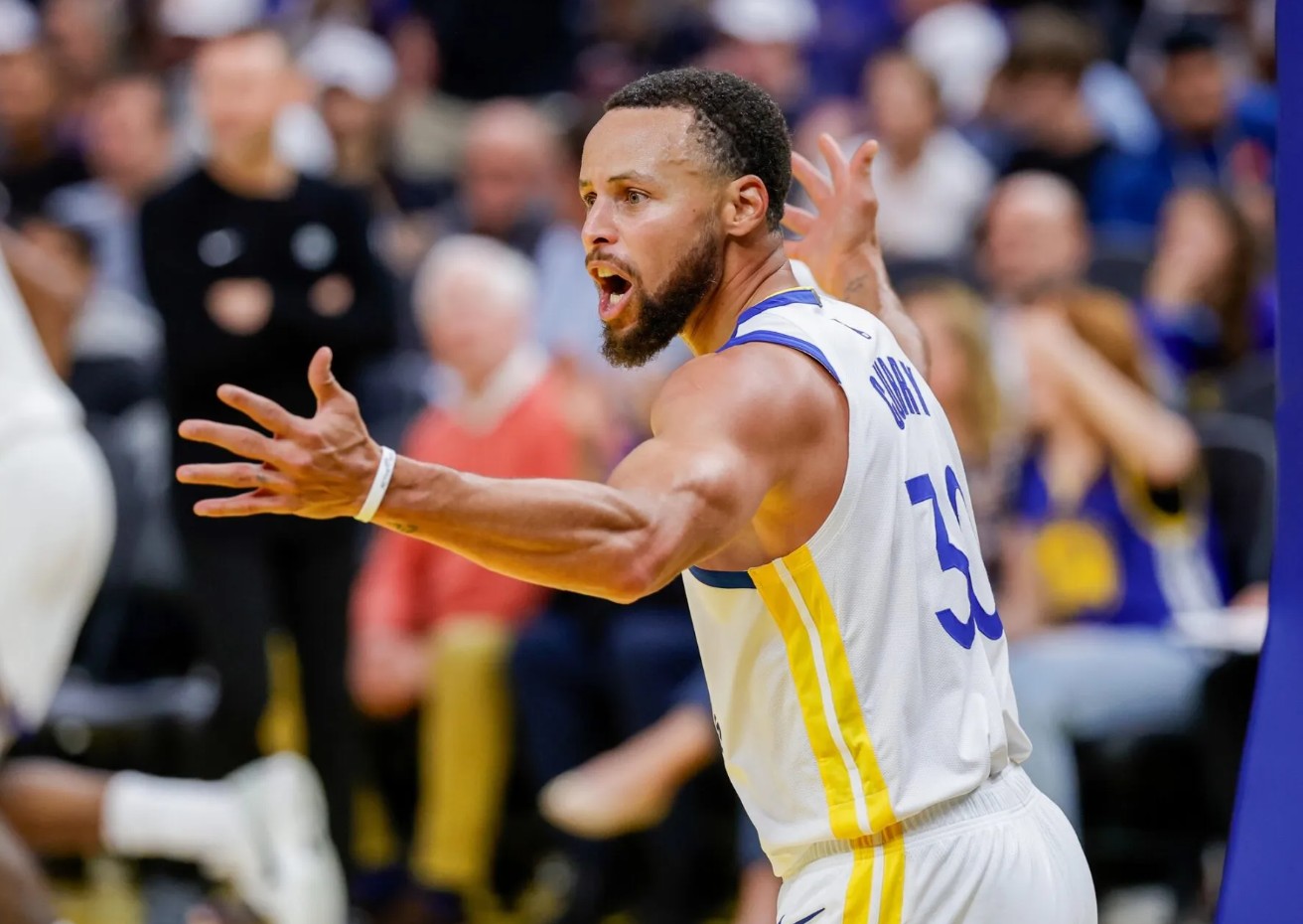 NBA noć u znaku Wembanyame i Bucksa: Spursi nastavljaju niz, Warriorsi poraženi