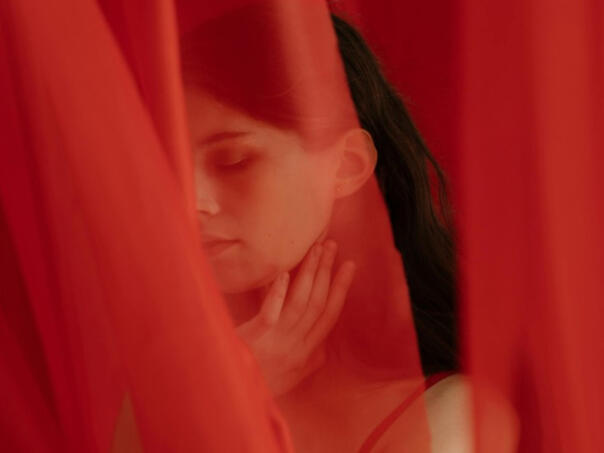 Ne možete se razbuditi? Gledajte u nešto crveno