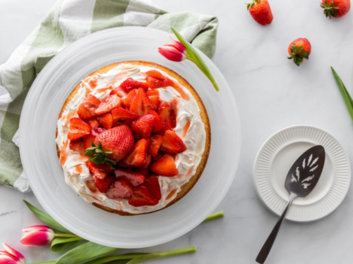 Ne peče se i gotova je u tren oka: Raskošna torta gotova u tren