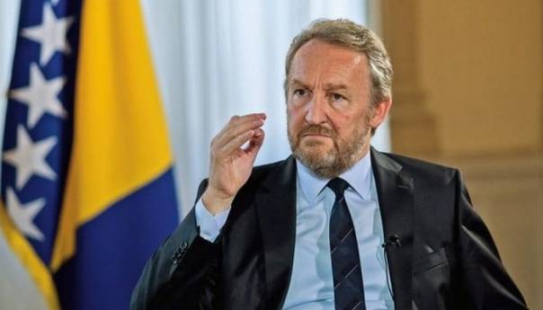 Ne postoji dogovor s Čovićem, gradonačelnik treba biti dr. Guzin