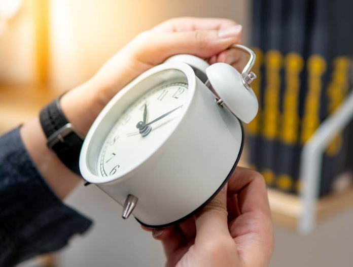 Ne zaboravite vratiti kazaljke: Počinje zimsko računanje vremena