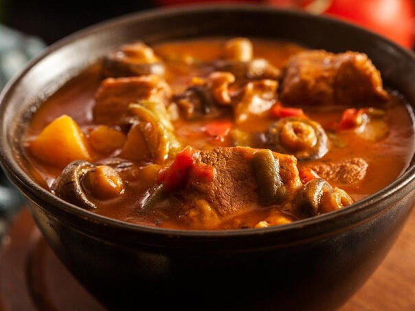 Ne znate kako pripremiti kurbansko meso? Donosimo recept za ukusan gulaš