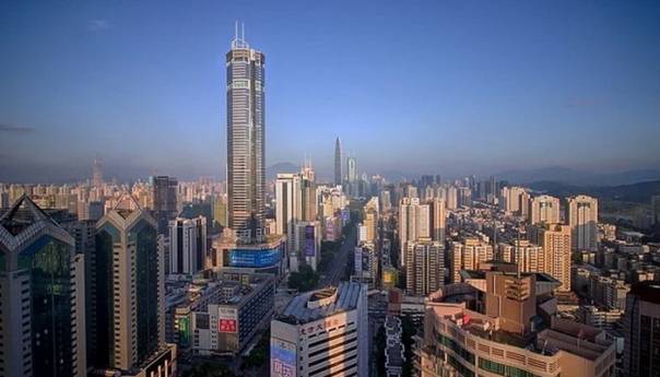 Neboder u Shenzhenu ostaje zatvoren dok se ne istraži zašto se ljuljao