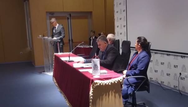 Neće biti rušenja nelegalno izgrađenih objekata na Prokoškom jezeru