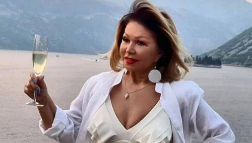 Neda Ukraden proslavila 71. rođendan