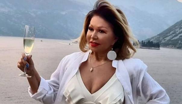 Neda Ukraden proslavila 71. rođendan