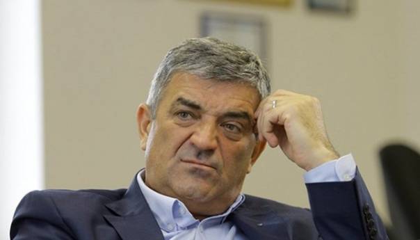 Nedžad Ajnadžić podnio ostavku na funkciju u SDA