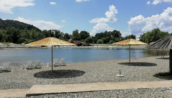 Neizvjesna turistička sezona na Panonskim jezerima u Tuzli
