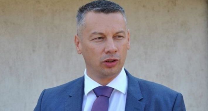 Neka Tegeltija podnese ostavku, padaju i ministri