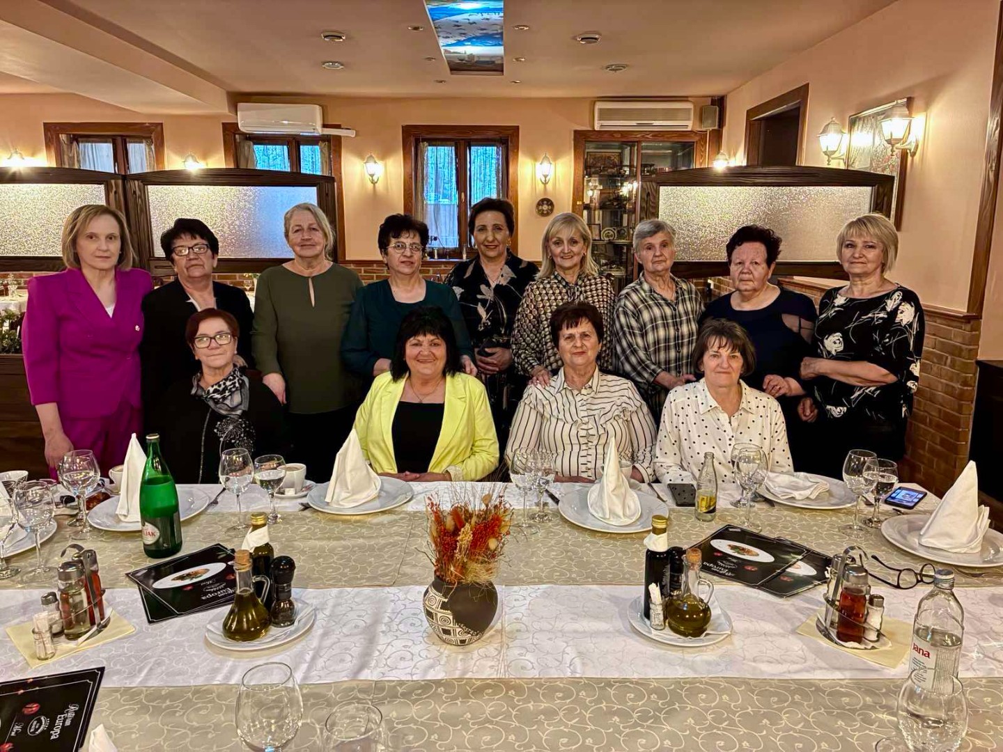 Nekadašnje učenice Upravne škole u Mostaru obilježile 45 godina mature