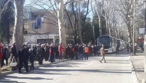 Nekolicina huligana napala antifašiste u Mostaru
