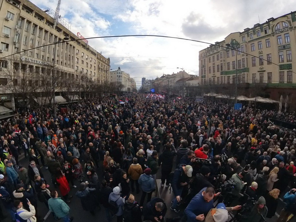 Nekoliko hiljada ljudi na novom postizbornom protestu u Beogradu