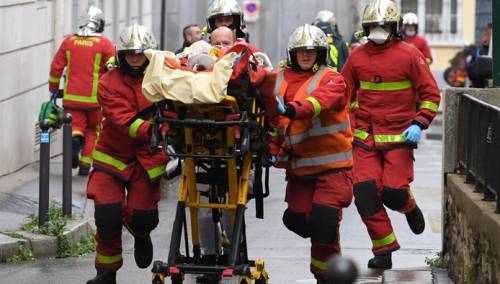 Nekoliko osoba povrijeđeno u napadu nožem u Parizu