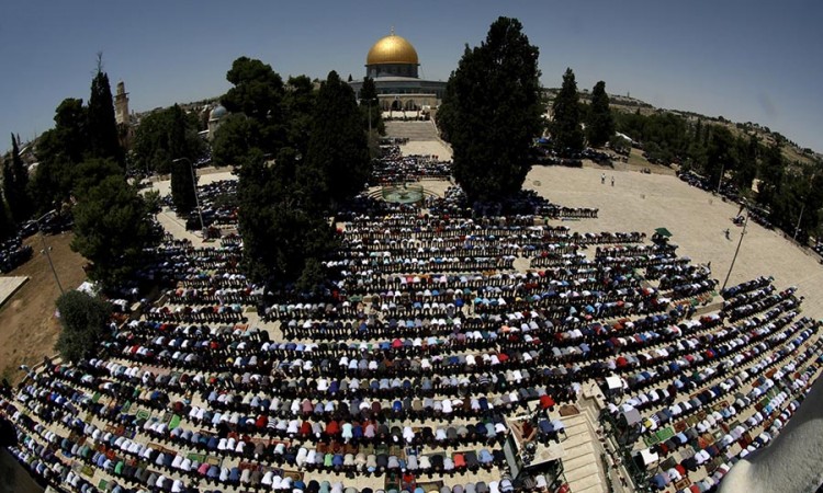 Nekoliko stotina vjernika klanjalo džumu u Al-Aqsi