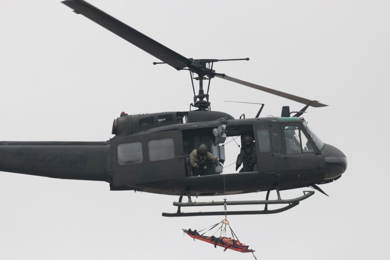 Nelson i Podžić sletjeli novim helikopterima u kasarnu u Rajlovcu